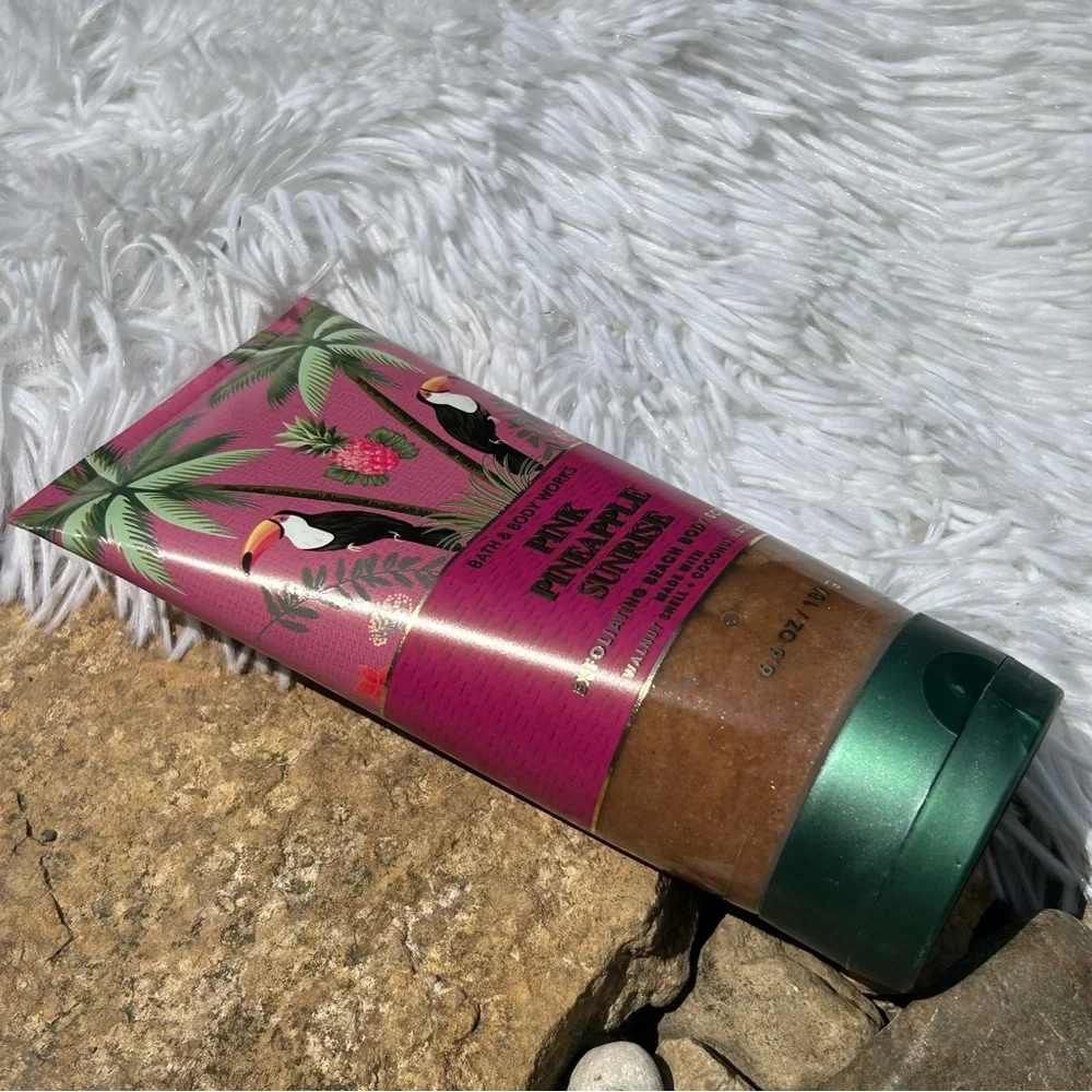 Bath & Body Works Pink Pineapple Sunrise Exfoliating Body Scrub 6.6 fl oz NEW